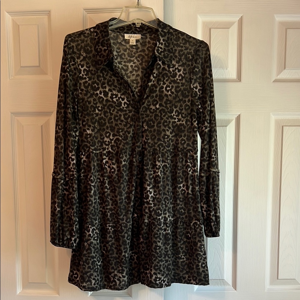 Style & Co Black and Green Leopard  Print Button down Tunic Blouse